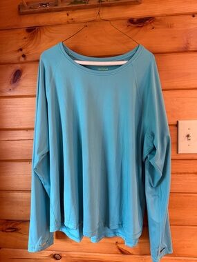 tek gear Light Aqua Long Sleeve Crew Neck Top